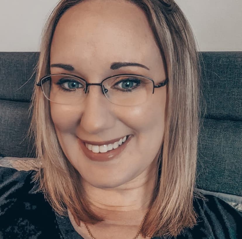 Ashly Fraser - Canada's Deal Finder